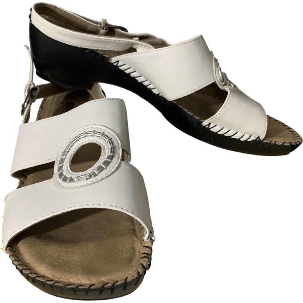 Tender Tootsies Collection White Wedges White Sandals Size 11